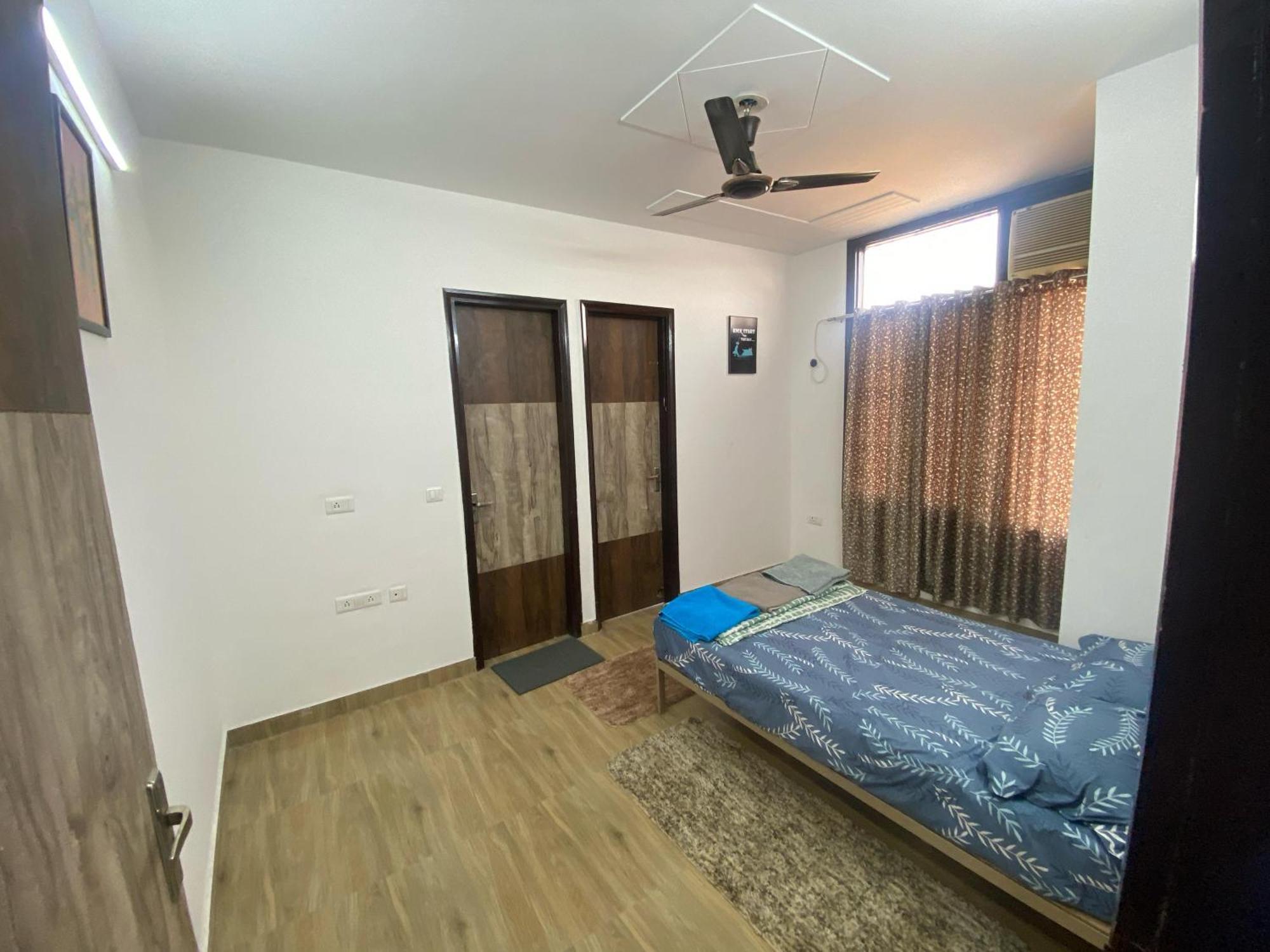 2bhk In Dwarka * New Delhi
